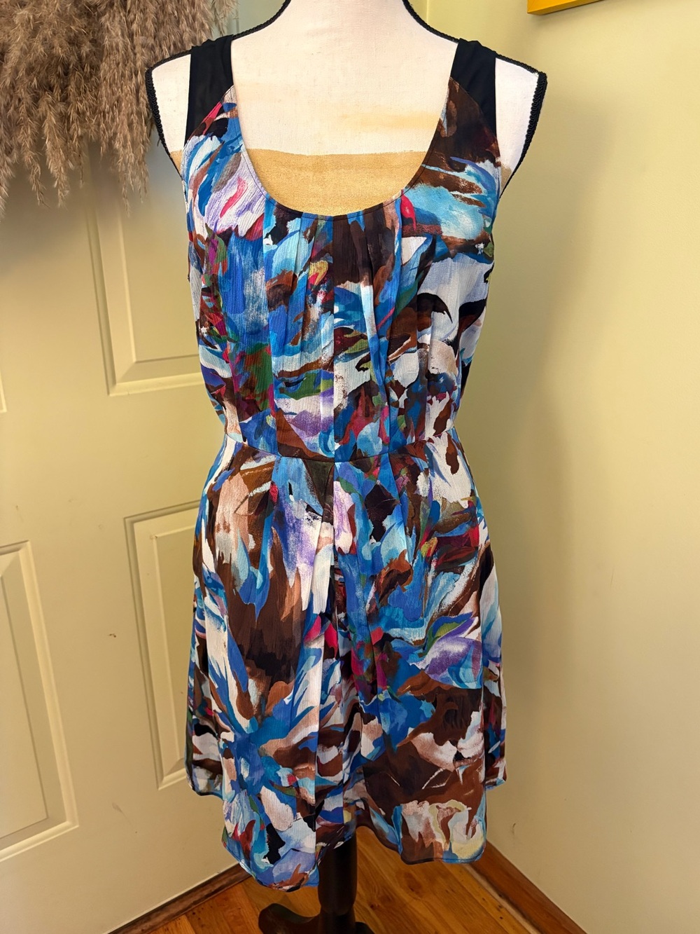 BROADWAY & BROOME Silk Plisse Dress size 6
